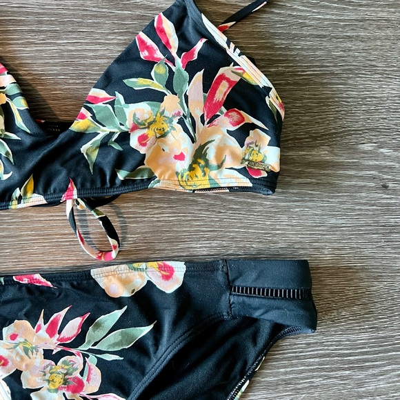 Roxy / Floral Bikini ππΊπ€ - Picture 4 of 5